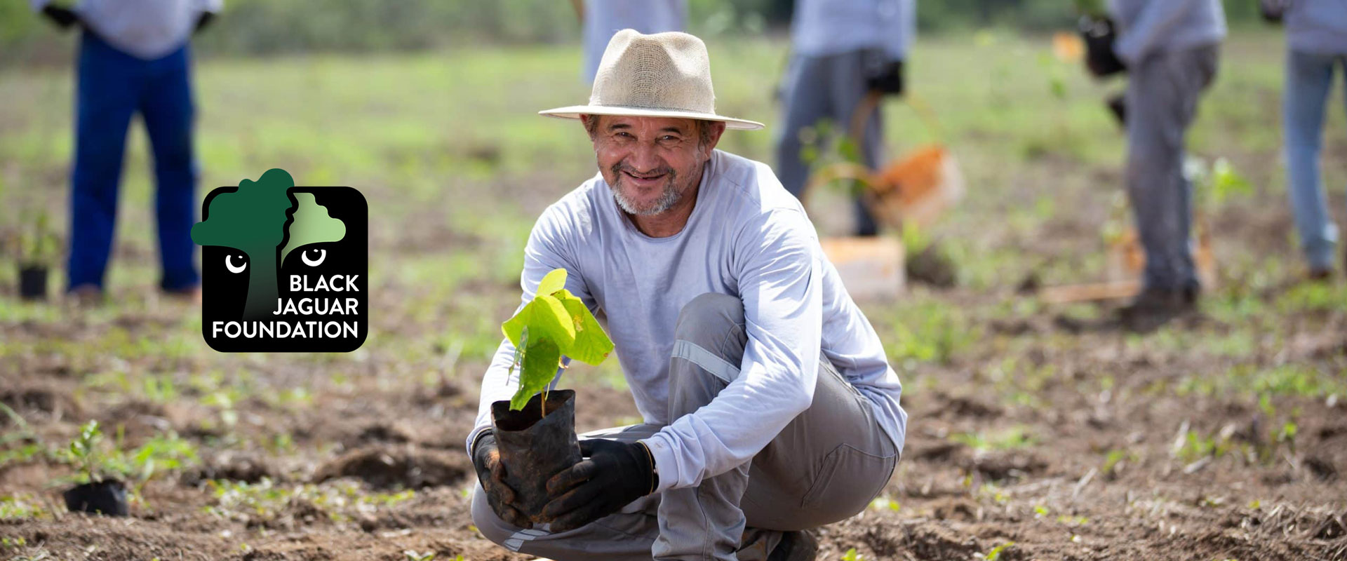 black-jaguar-foundation-solo-tree-planting-men-web.jpg