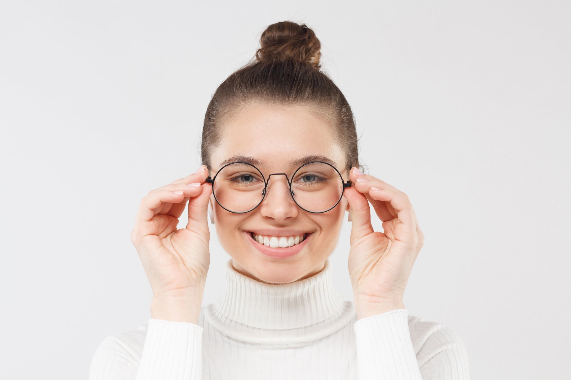 woman_glasses_1920.jpg