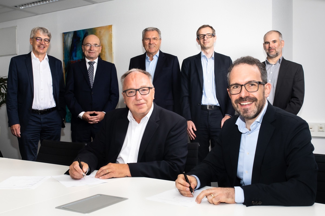 Signing of contract Datavard